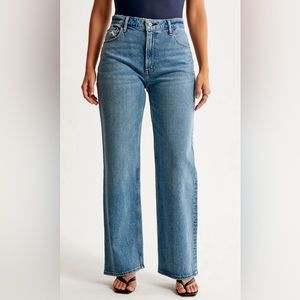 Abercrombie & Fitch High Rise 90s Relaxed Jean